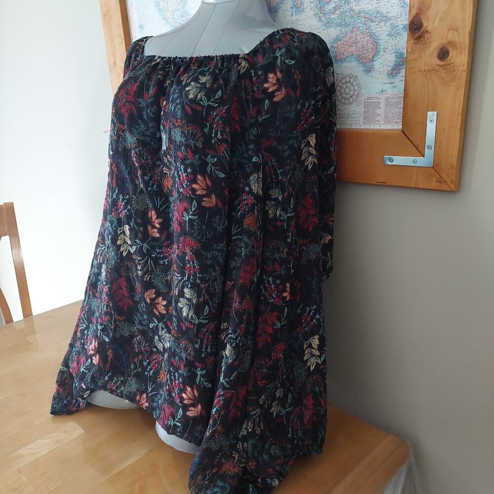 Pennington's Black w/Floral Square-Neck Blouse with Balloon Sleeves Plus Size 4X - Picture 4 of 12